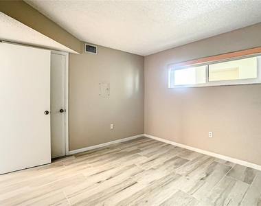 4575 Cove Circle - Photo Thumbnail 27