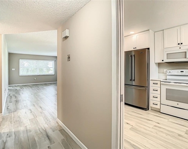 4575 Cove Circle - Photo Thumbnail 31