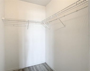 4575 Cove Circle - Photo Thumbnail 24
