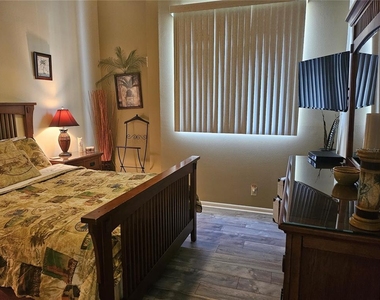 6011 Bahia Del Mar Boulevard - Photo Thumbnail 9
