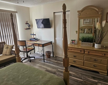 6011 Bahia Del Mar Boulevard - Photo Thumbnail 13