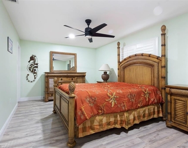 7254 55th Avenue N - Photo Thumbnail 11