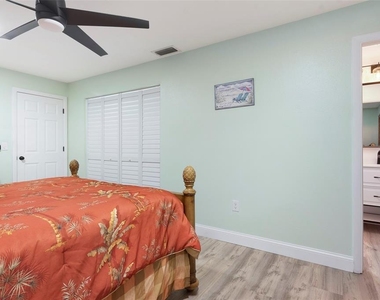 7254 55th Avenue N - Photo Thumbnail 12