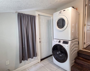 710 Kentucky Avenue - Photo Thumbnail 14
