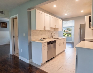 710 Kentucky Avenue - Photo Thumbnail 4