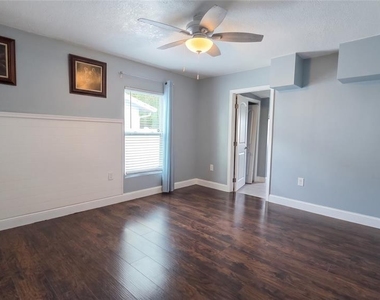 710 Kentucky Avenue - Photo Thumbnail 6