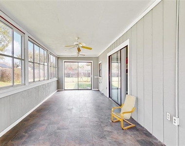 305 Medina Court - Photo Thumbnail 18