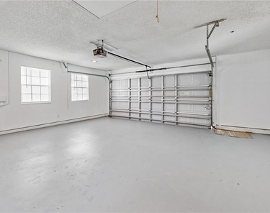 305 Medina Court - Photo Thumbnail 19