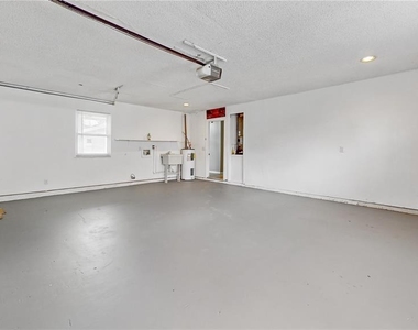 305 Medina Court - Photo Thumbnail 20