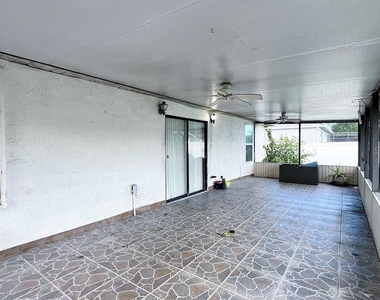 10 York Court - Photo Thumbnail 21