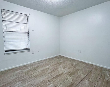 10 York Court - Photo Thumbnail 17