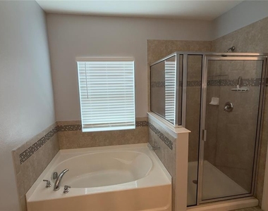 2462 Addison Creek Drive - Photo Thumbnail 17