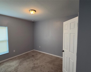 2462 Addison Creek Drive - Photo Thumbnail 5