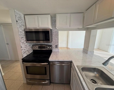 833 Caribbean Drive - Photo Thumbnail 3