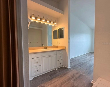 833 Caribbean Drive - Photo Thumbnail 25