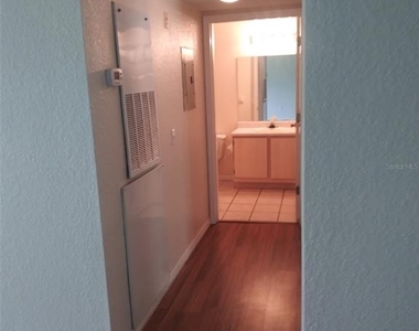 14049 Fairway Island Drive - Photo Thumbnail 9