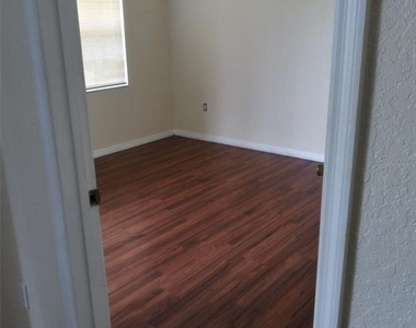 14049 Fairway Island Drive - Photo Thumbnail 3