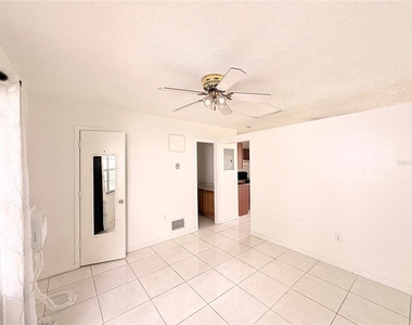 1106 E South Street - Photo Thumbnail 8