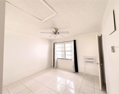 1106 E South Street - Photo Thumbnail 5