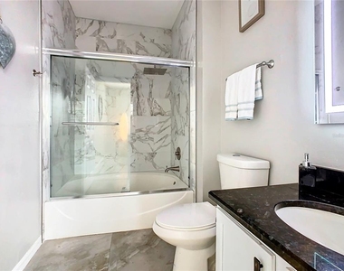 6659 Time Square Avenue - Photo Thumbnail 22