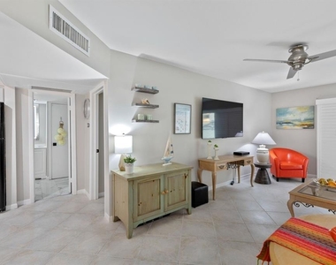 10365 Paradise Boulevard - Photo Thumbnail 6