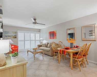 10365 Paradise Boulevard - Photo Thumbnail 4
