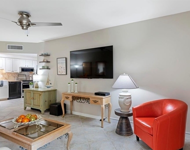 10365 Paradise Boulevard - Photo Thumbnail 2