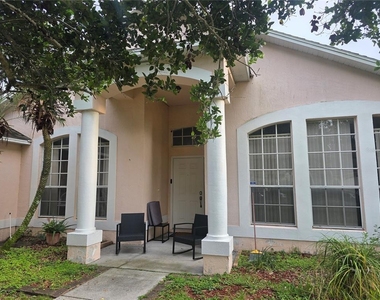 111 Sunridge Woods Court - Photo Thumbnail 4
