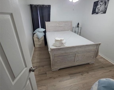 111 Sunridge Woods Court - Photo Thumbnail 8