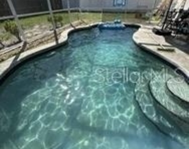 111 Sunridge Woods Court - Photo Thumbnail 14