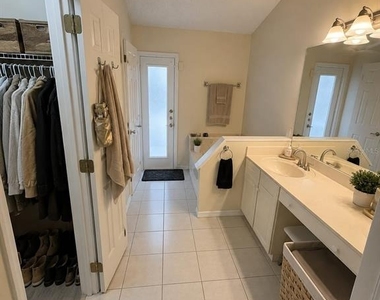 111 Sunridge Woods Court - Photo Thumbnail 7