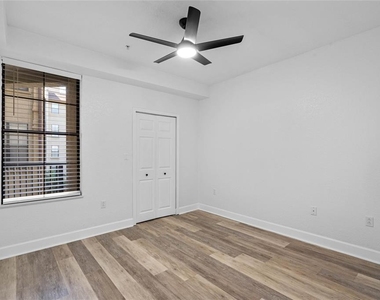 911 N Orange Avenue - Photo Thumbnail 11