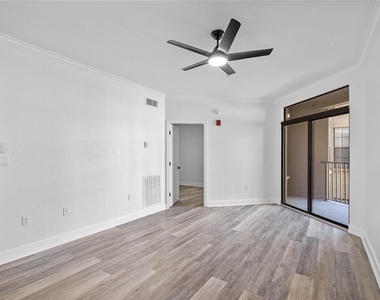 911 N Orange Avenue - Photo Thumbnail 8