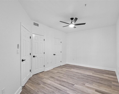 911 N Orange Avenue - Photo Thumbnail 13