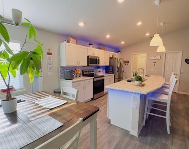 5436 Geneva Way - Photo Thumbnail 3