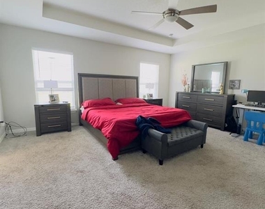 5436 Geneva Way - Photo Thumbnail 9
