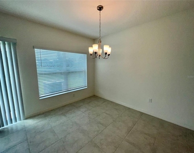 3805 Hampton Chase Lane - Photo Thumbnail 10