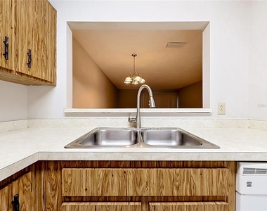 2113 Ne 38th Avenue - Photo Thumbnail 5