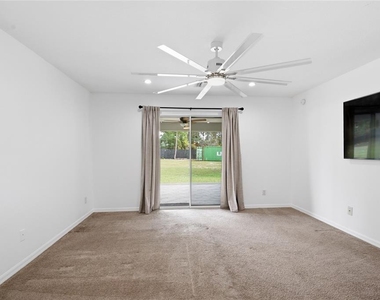 10924 Sw 48th Terrace - Photo Thumbnail 13