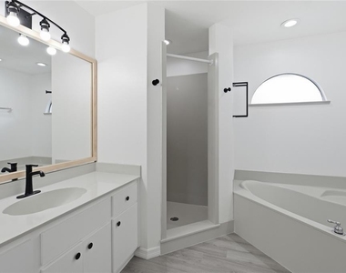 10924 Sw 48th Terrace - Photo Thumbnail 12