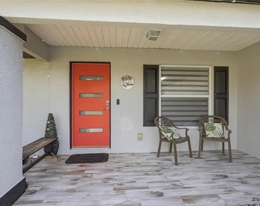 10924 Sw 48th Terrace - Photo Thumbnail 2