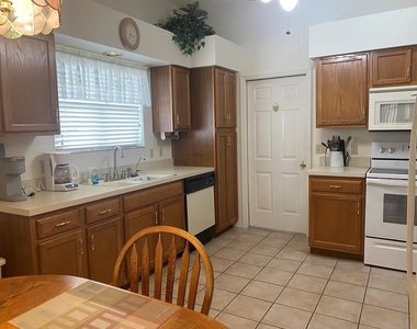 1223 Granada Court - Photo Thumbnail 2
