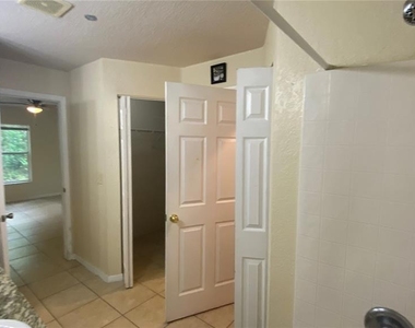 523 Silver Way Drive - Photo Thumbnail 19