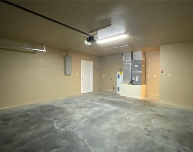 523 Silver Way Drive - Photo Thumbnail 22