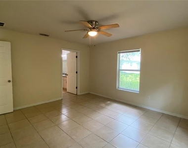 523 Silver Way Drive - Photo Thumbnail 14