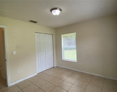 523 Silver Way Drive - Photo Thumbnail 13