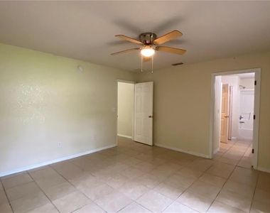 523 Silver Way Drive - Photo Thumbnail 16