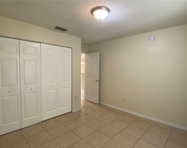 523 Silver Way Drive - Photo Thumbnail 9