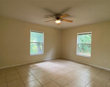 523 Silver Way Drive - Photo Thumbnail 15
