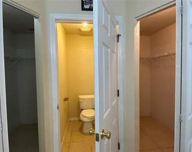523 Silver Way Drive - Photo Thumbnail 20